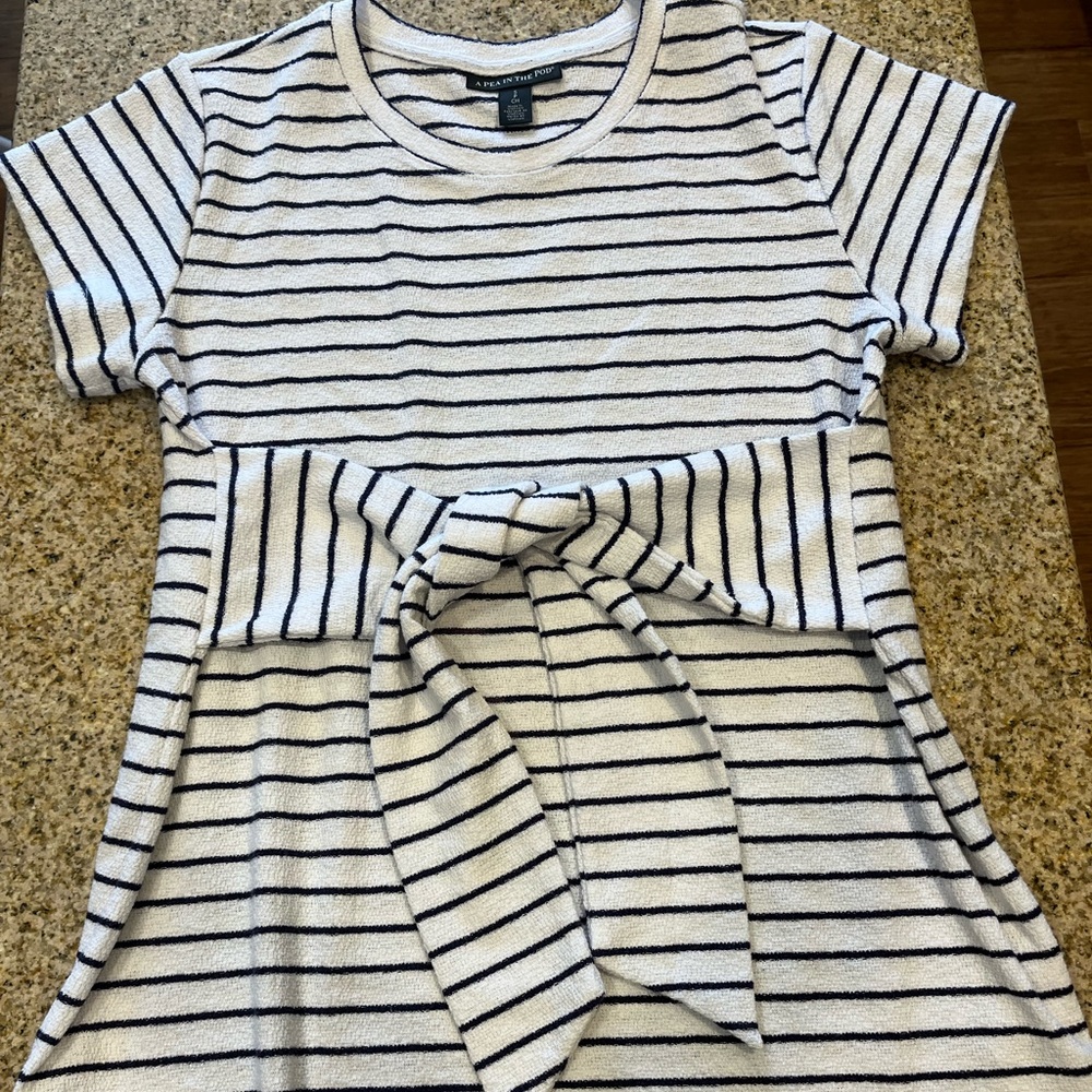 Pea in the pod maternity top